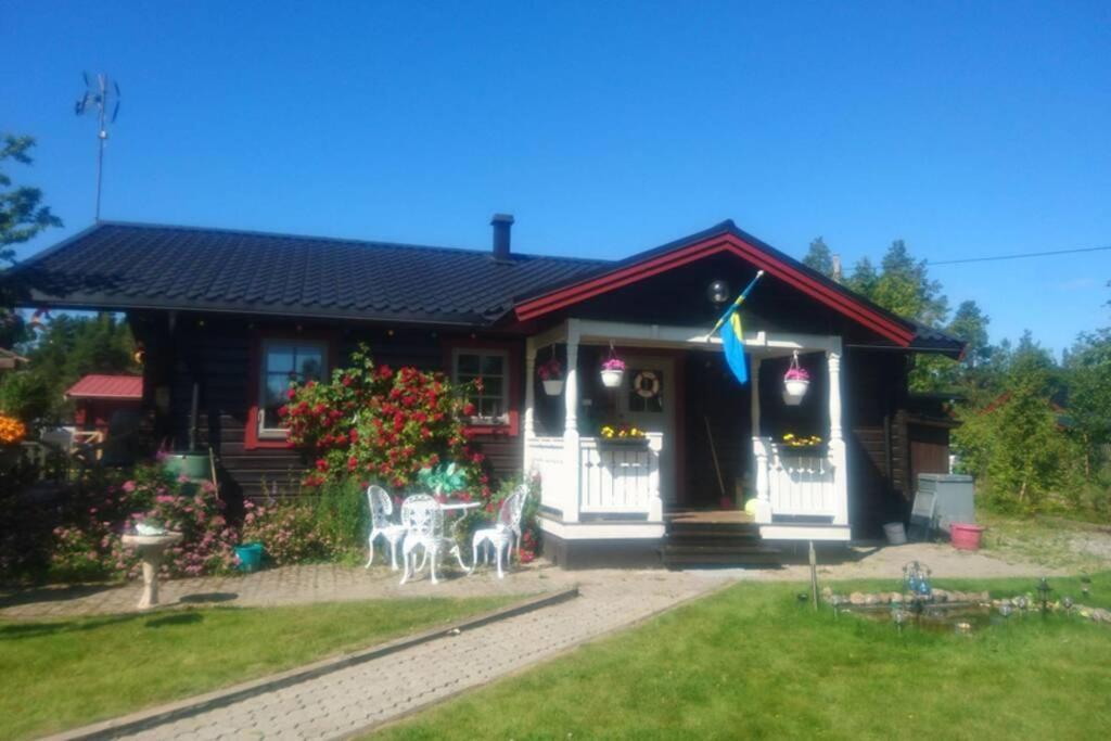 Cosy Non Smoking Cabin Close To Beach,Alnoe Сундсвалль Экстерьер фото